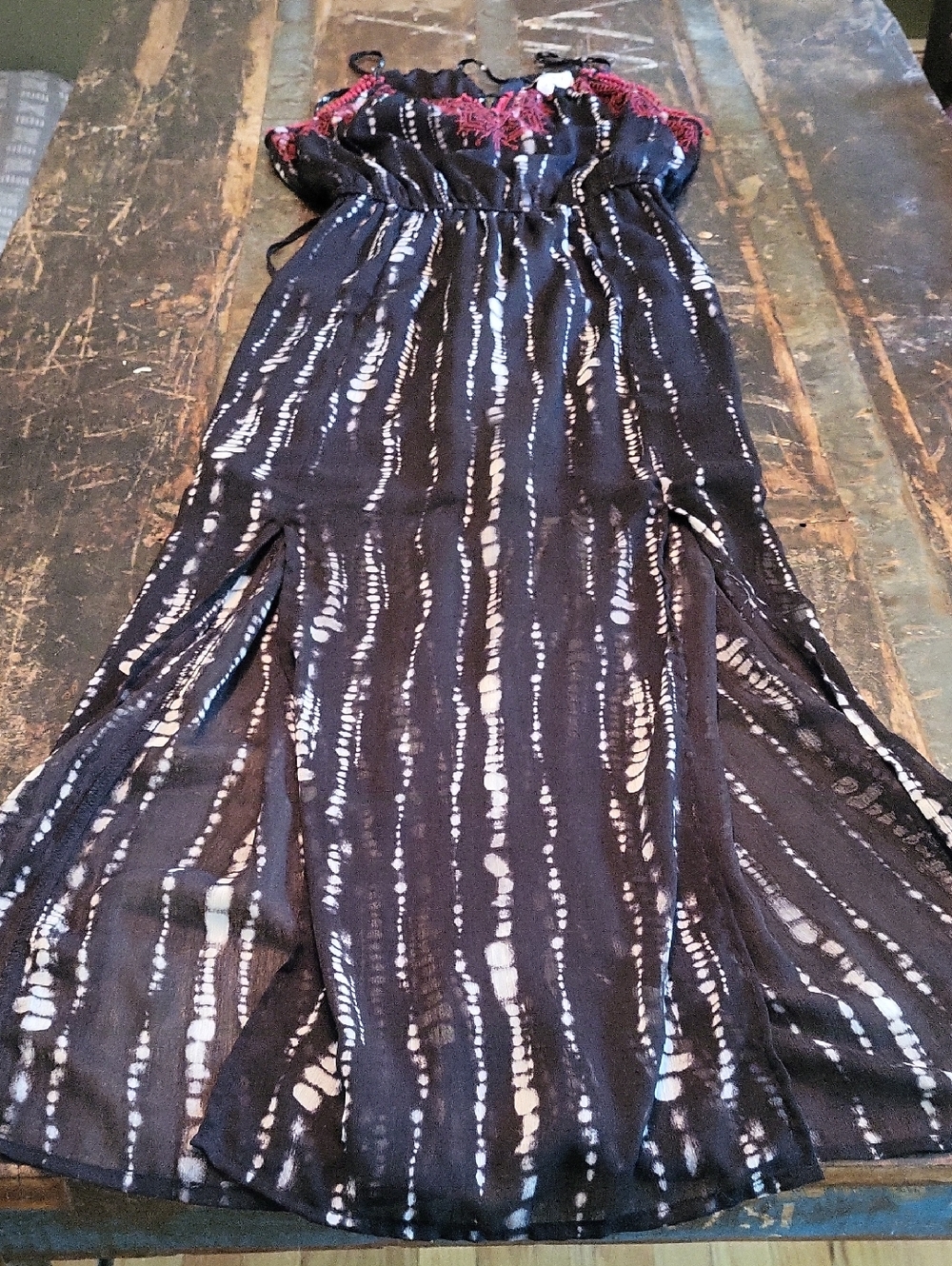 Knox Rose Black and White Tie-Dye Maxi Dress with Red Trim